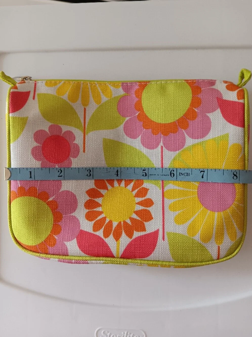 Clinique Floral Daisy Travel Cosmetics Makeup Bag 8 Inch Yellow Green Pink Retro